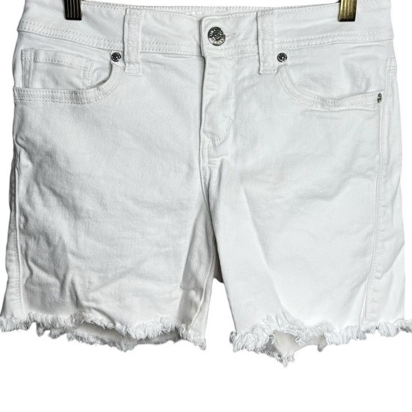 Seven7 Distressed Hem White Denim‎ Jean Shorts Women's Size 4 - Picture 2 of 9